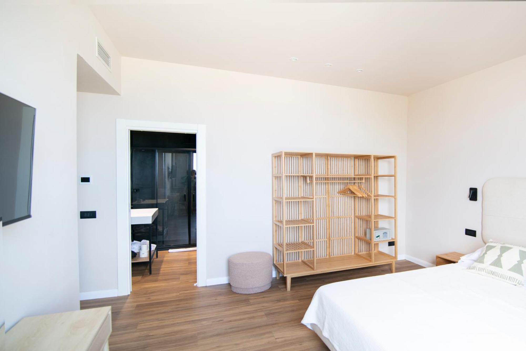 Albium Hotel アルベンガ エクステリア 写真