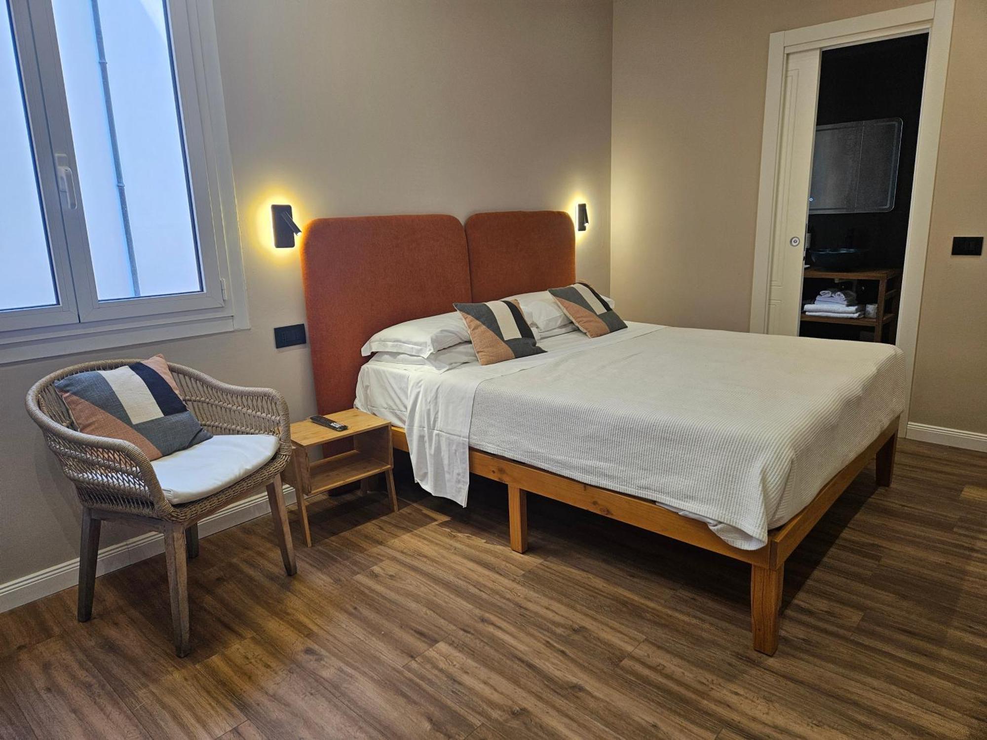 Albium Hotel アルベンガ エクステリア 写真